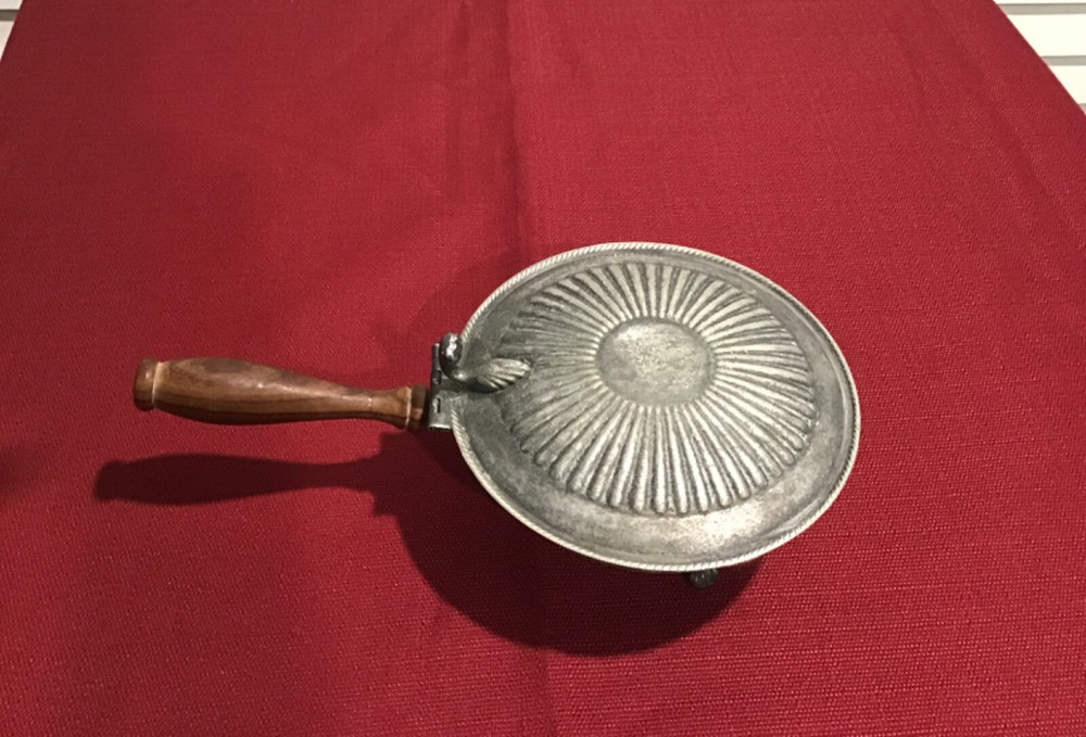 VTG Silver Plated Footed Silent Butler PM Italy Wooden Handle (Rare)