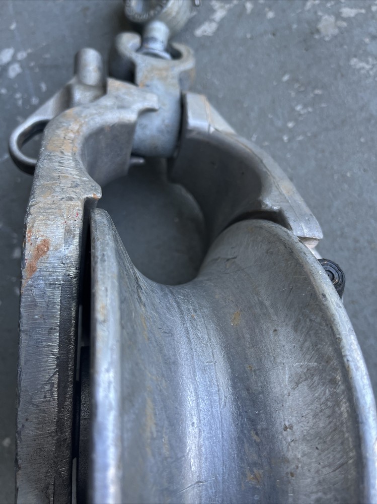 Sherman + Reilly XS-100-B Universal Stringing Block#2