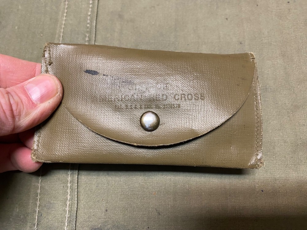 ORIGINAL WWII US ARMY INFANTRY RED CROSS SEWING KIIT W/ CONTENTS