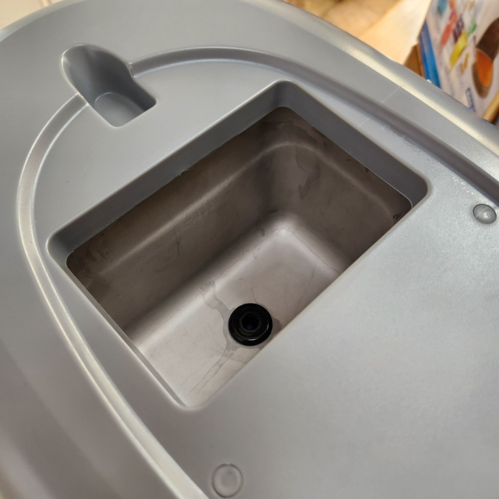 Margaritaville Open Box Chillin' Pour Liquor Chiller Shot Machine Dispenser