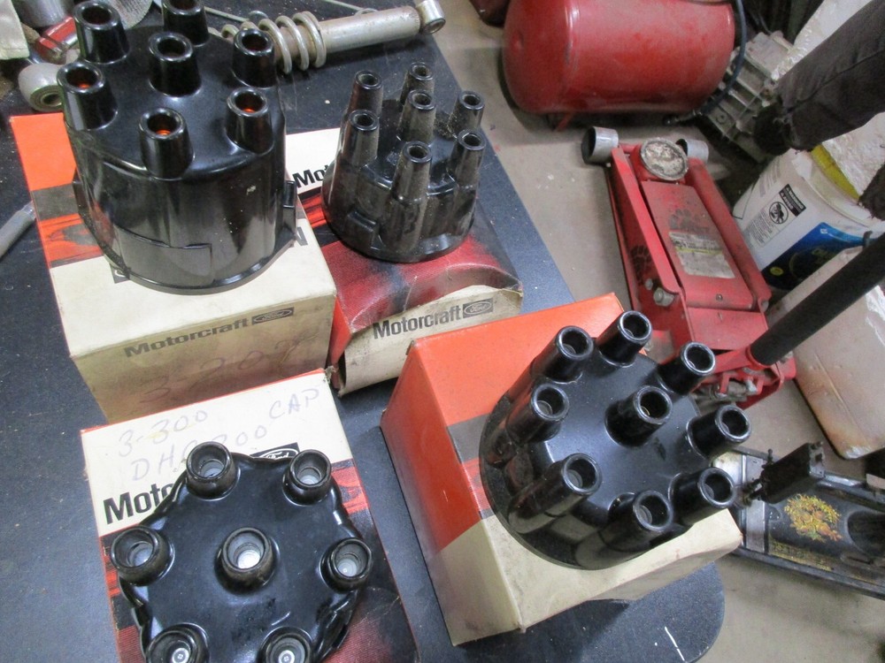 NOS COLLECTION 4 MOTORCRAFT DISTRIBUTOR CAPS