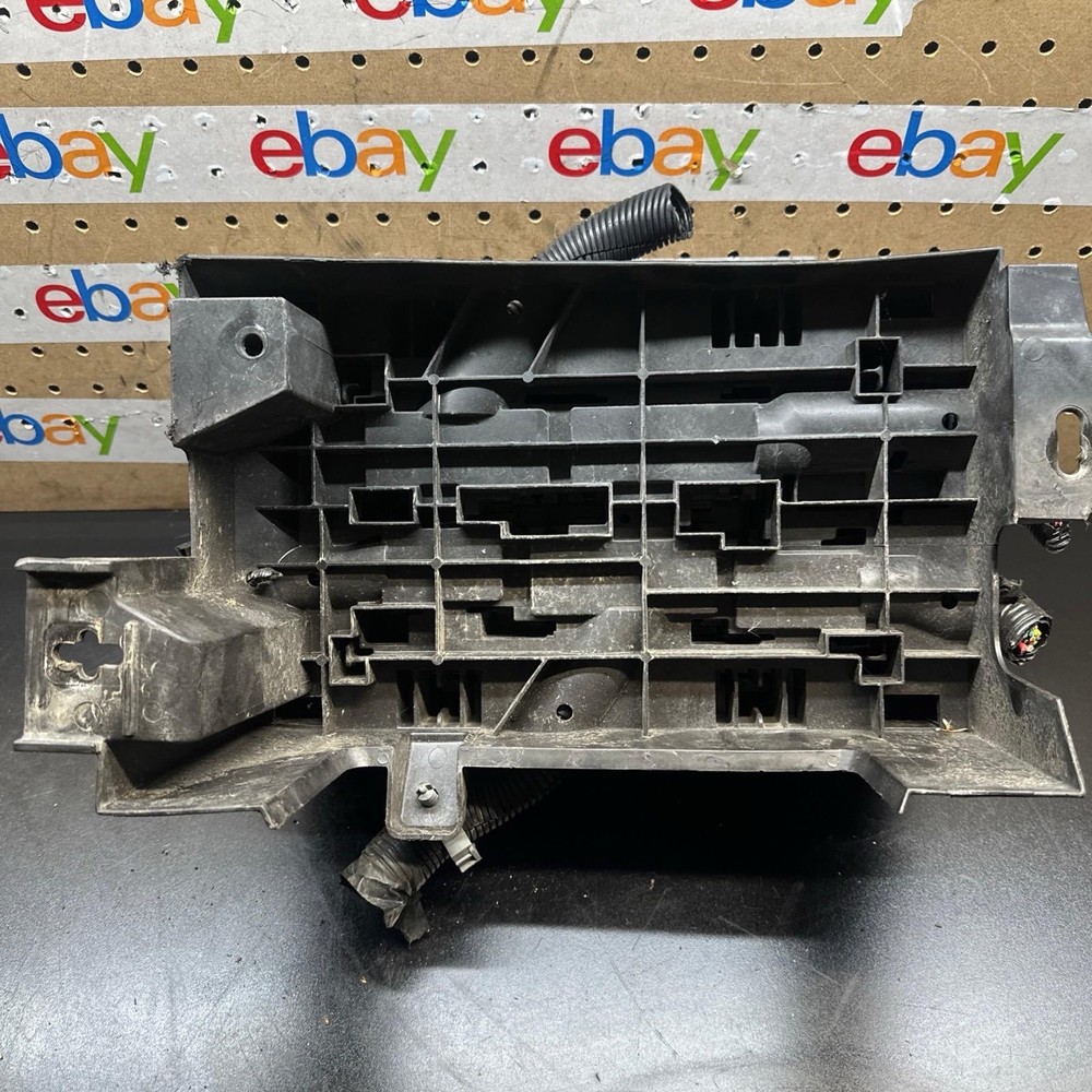 Chevy Silverado 2008 fuse box relay module 12v (.2)