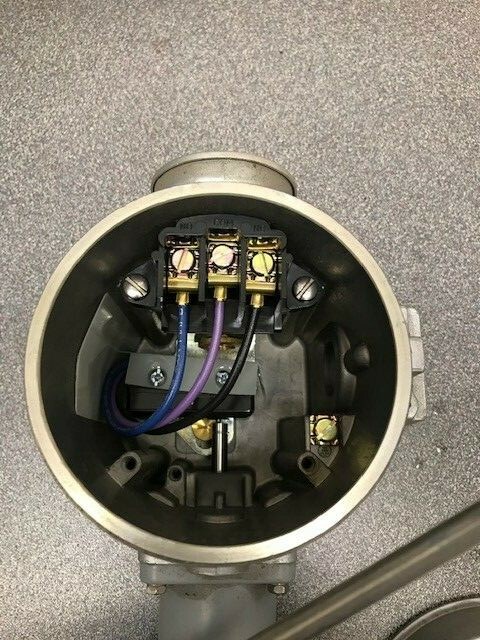 UEC Type E121 Explosion Proof Temperature Switch