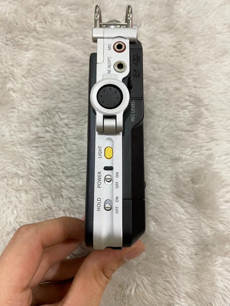 Sony PCM-D100 High-Resolution Digital Linear PCM Audio Recorder-96kHz/24-bit