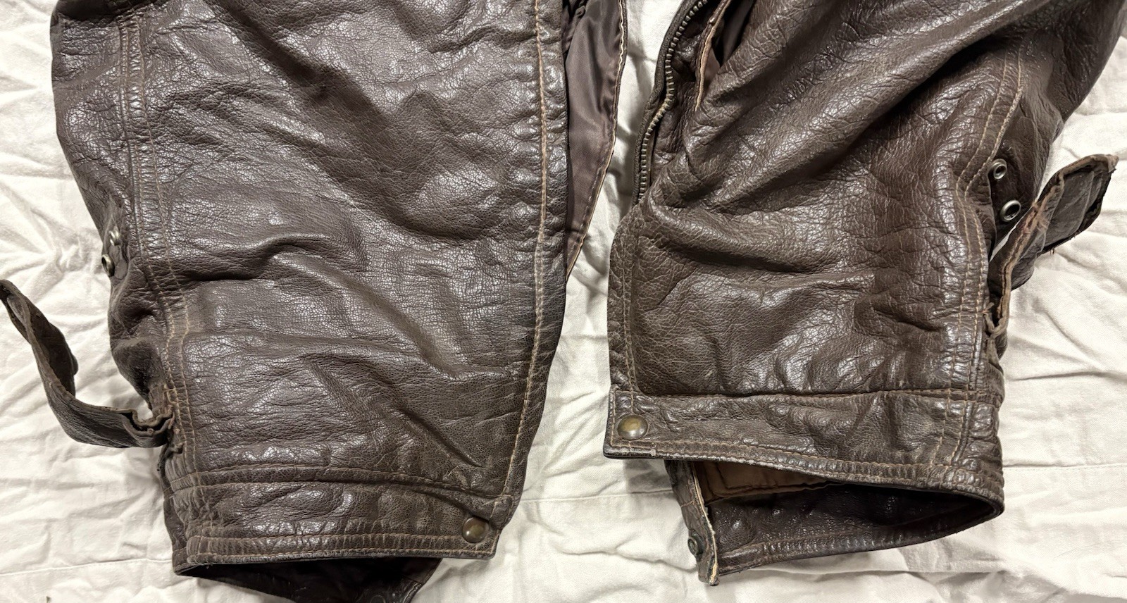 WWII US Navy Colvinex CFN-24 Leather Electrically Heated Flight Suit Size 40