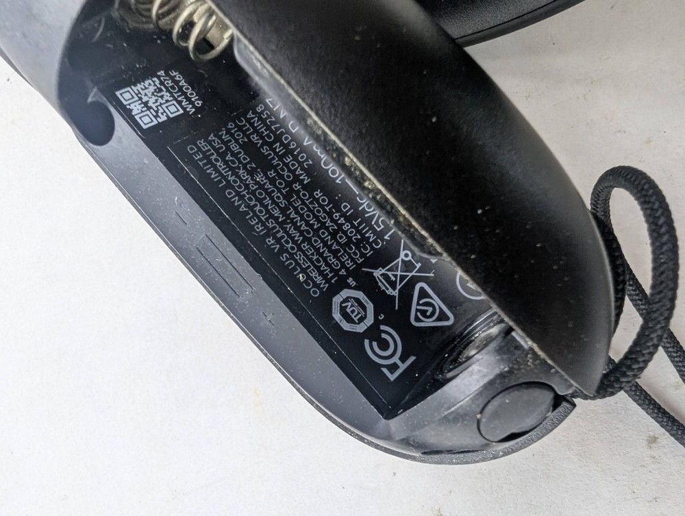 Oculus Rift CV1 Right Touch Controller Model TO-R