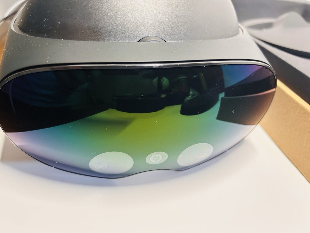 Meta Quest Pro 256GB VR Headset – Tested – Great Condition – Headset Only