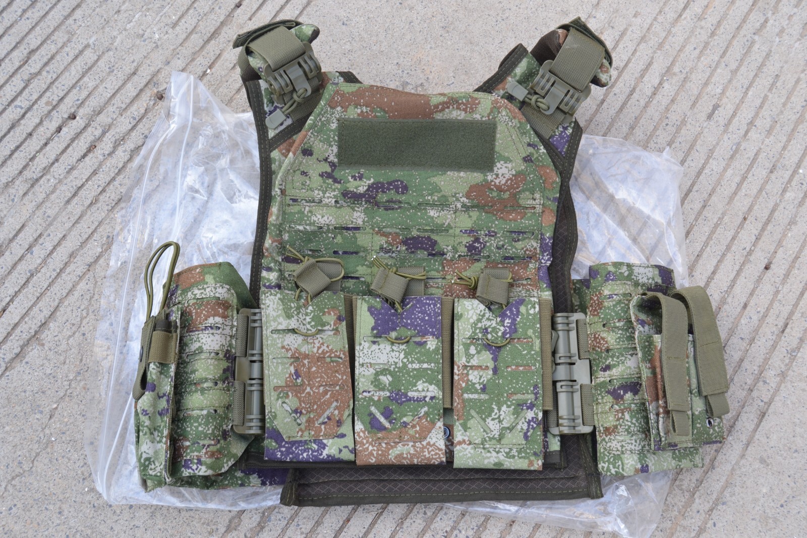 China Military PLA Type 21 "starry sky" Chest Rig Plate Carrier Tactical Vest