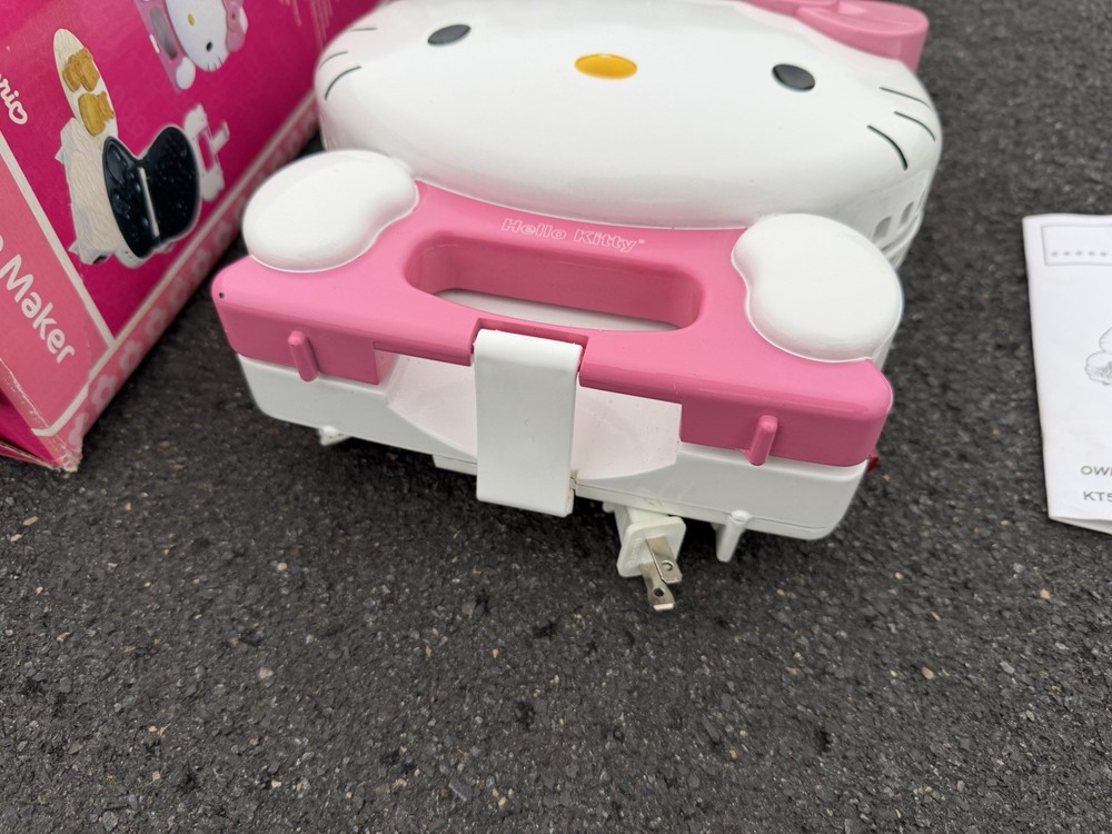 Hello Kitty Waffle Maker KT5221 Sanrio 2004 Tested Works