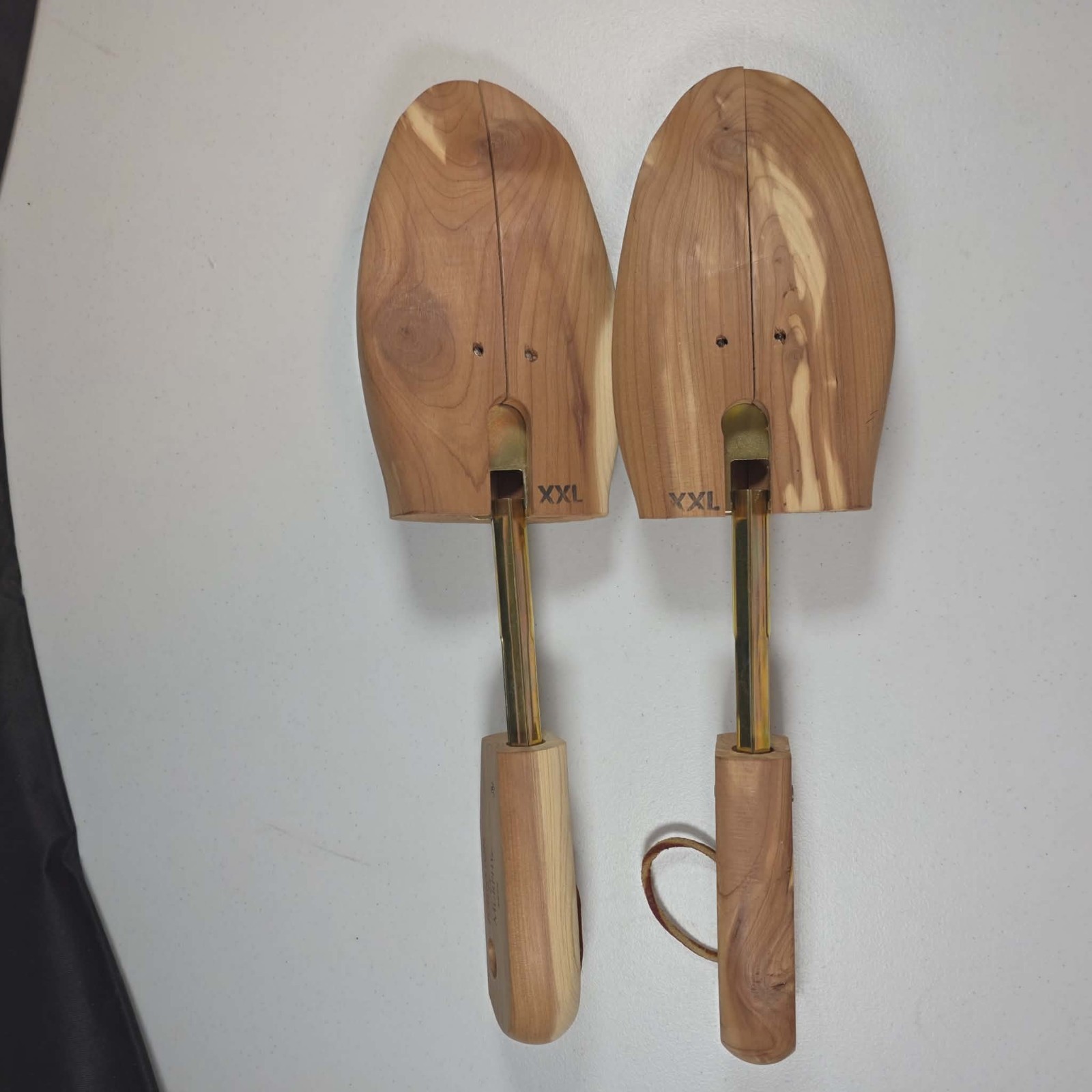 JOHNSTON AND MURPHY CEDAR SHOE TREES STRETCH FORM NEW SIZE XXL