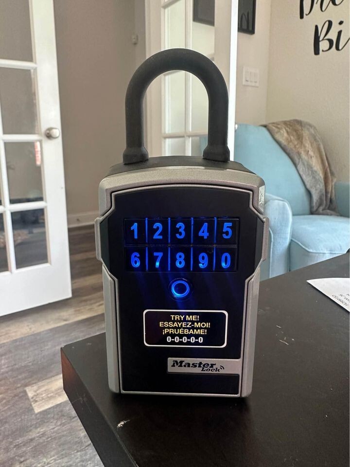 Master Lock Box 5440 ** READ DESCRIPTION **