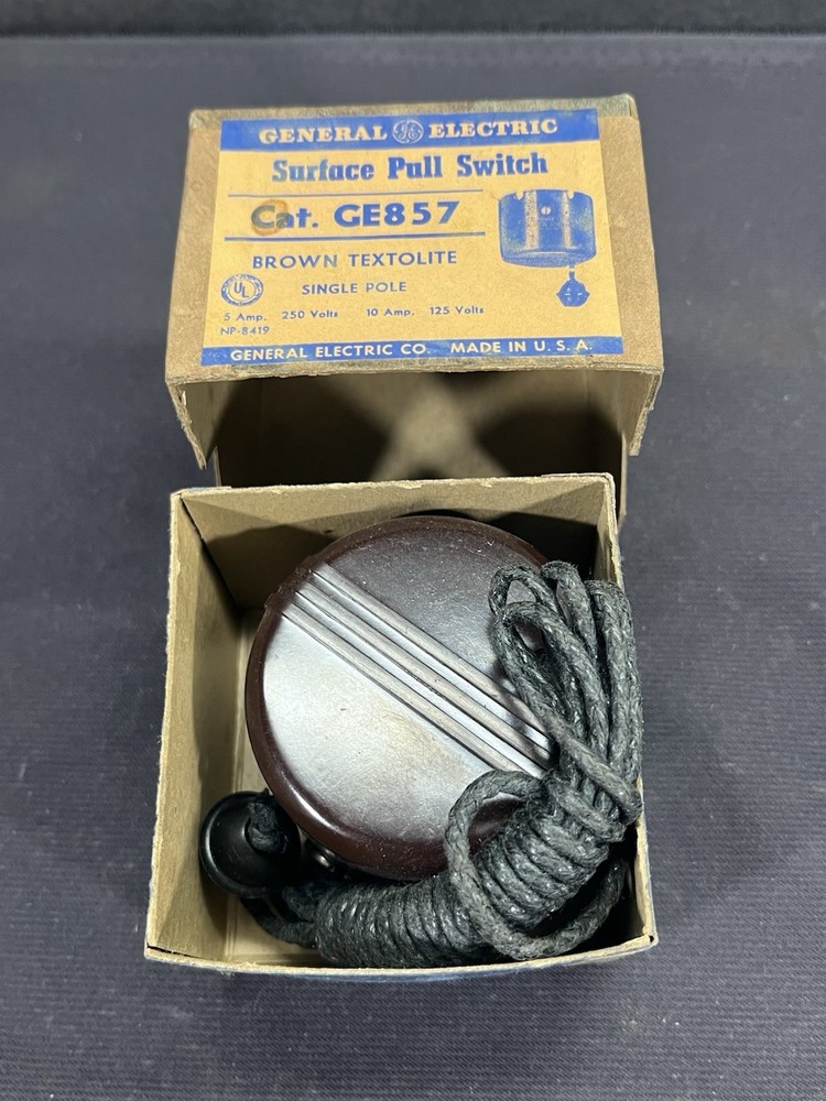 NOS NEW General Electric GE 857 Brown Textolite Surface Pull Switch Lamp Light