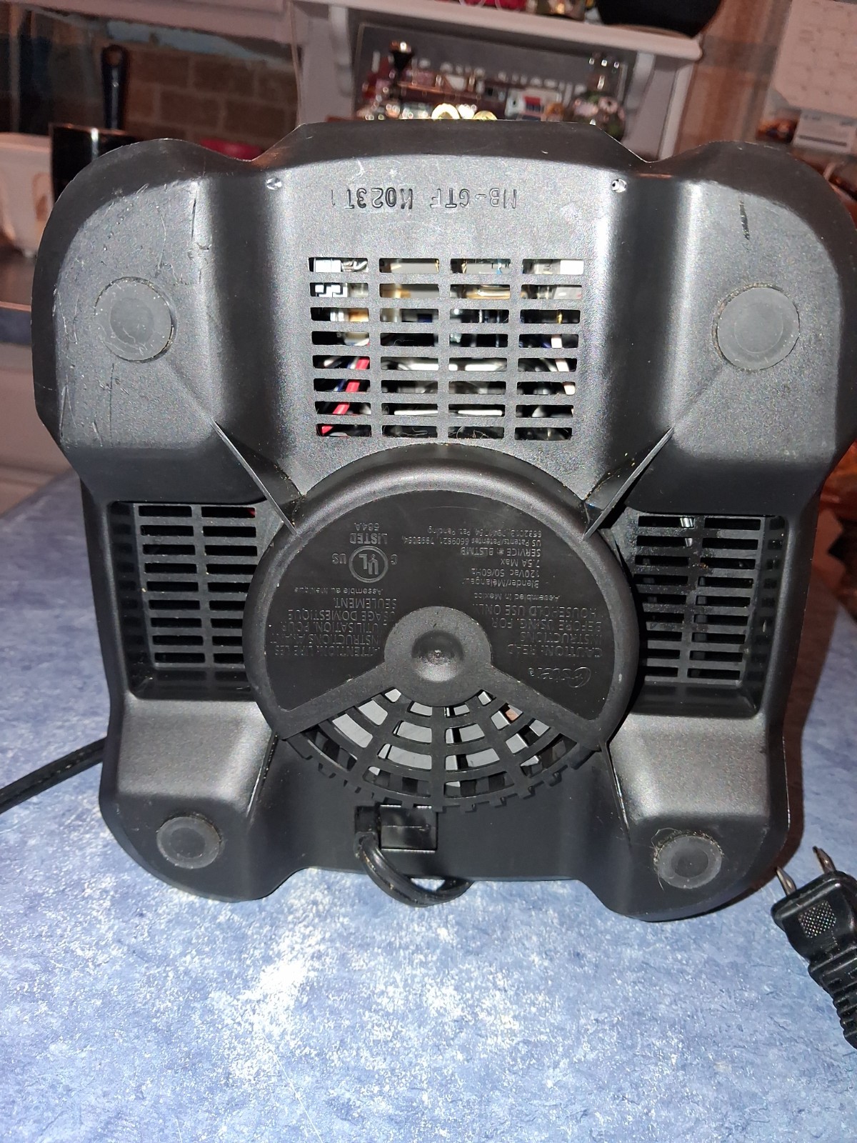 Oster Pro 1200 Food Processor In Very Nice Condition! Works Great!