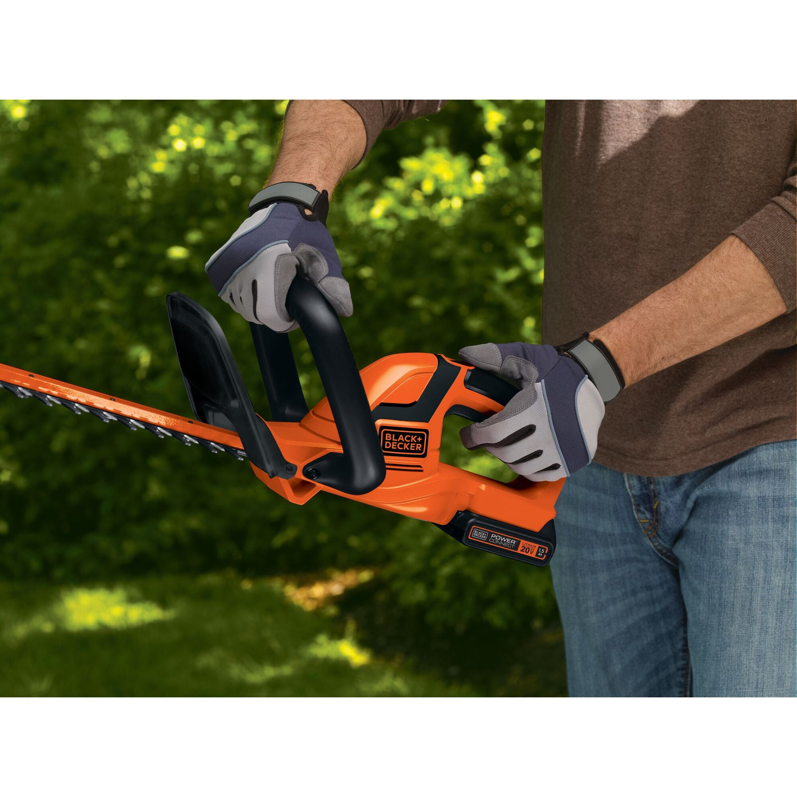 BLACK+DECKER 20V MAX* Cordless Hedge Trimmer, 22-Inch - LHT2220