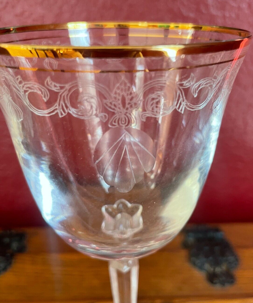 Lenox Classic Shell Gold Trim Water Goblet