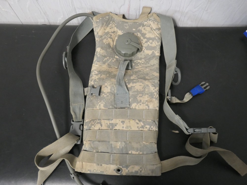 US Army Hydration System Carrier