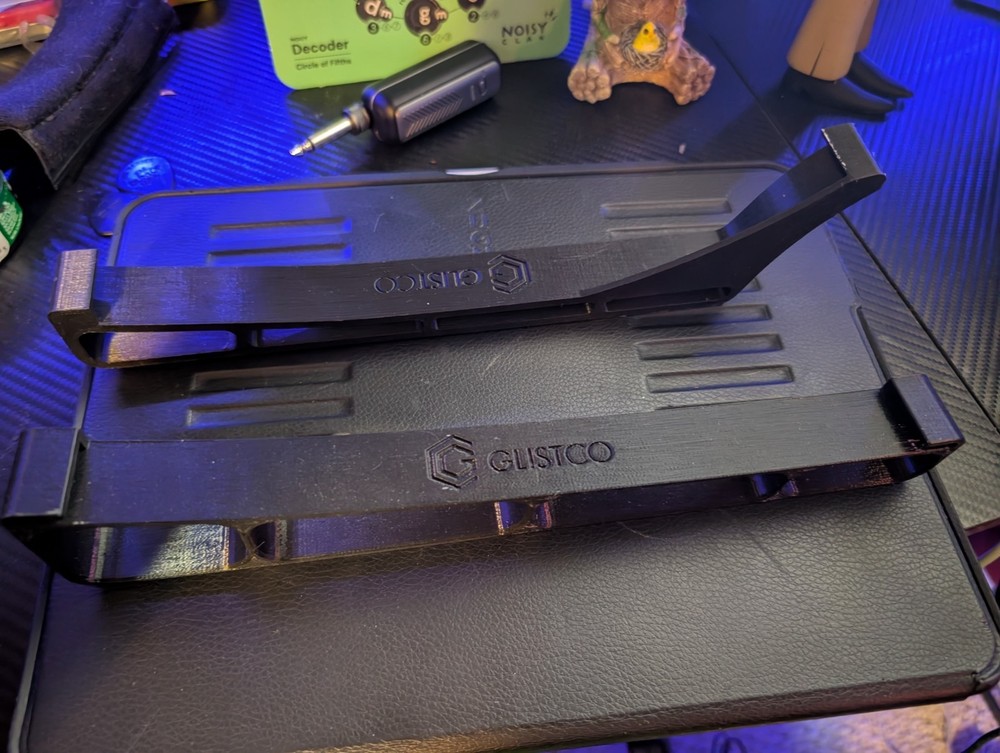 Skates - Horizontal Stand for PS5