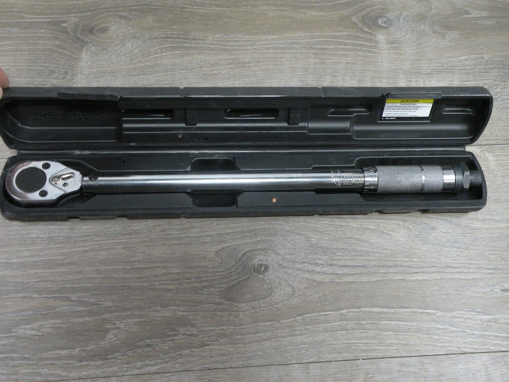 Pittsburgh Pro 1/2" Drive Click Type Torque Wrench with Hard Case