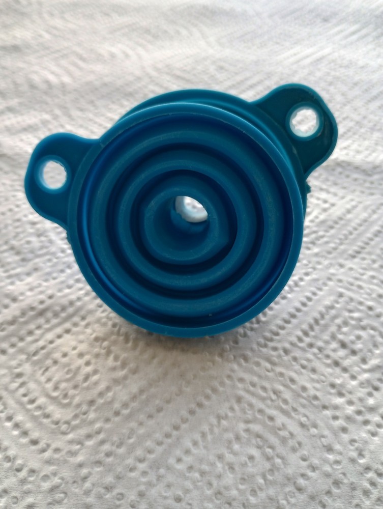 2pcs Funnels Kitchen Collapsible Set Foldable Food Graded Small Silicone Funnels
