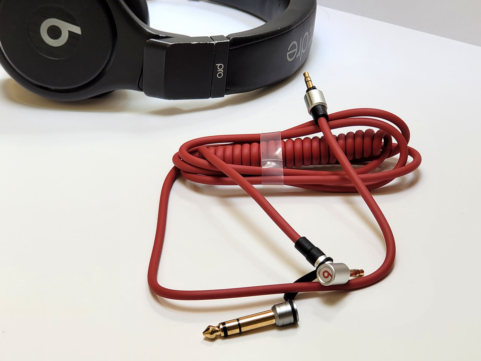2 Coiled Audio Cables for BEATS PRO and BEATS PRO DETOX with Locking Function.