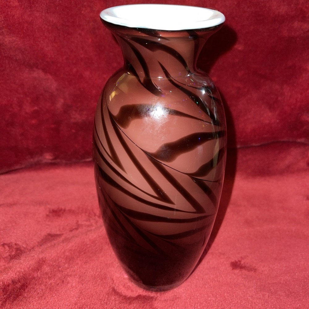 Swirl Vase 8” Heavy with Polished bottom