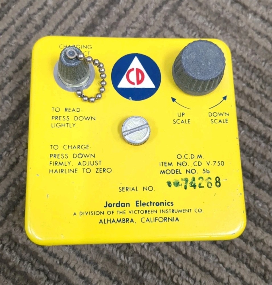 UNTESTED CD V-777-1 Vintage Radiation Detection Geiger Kit - READ DESCRIPTION!!