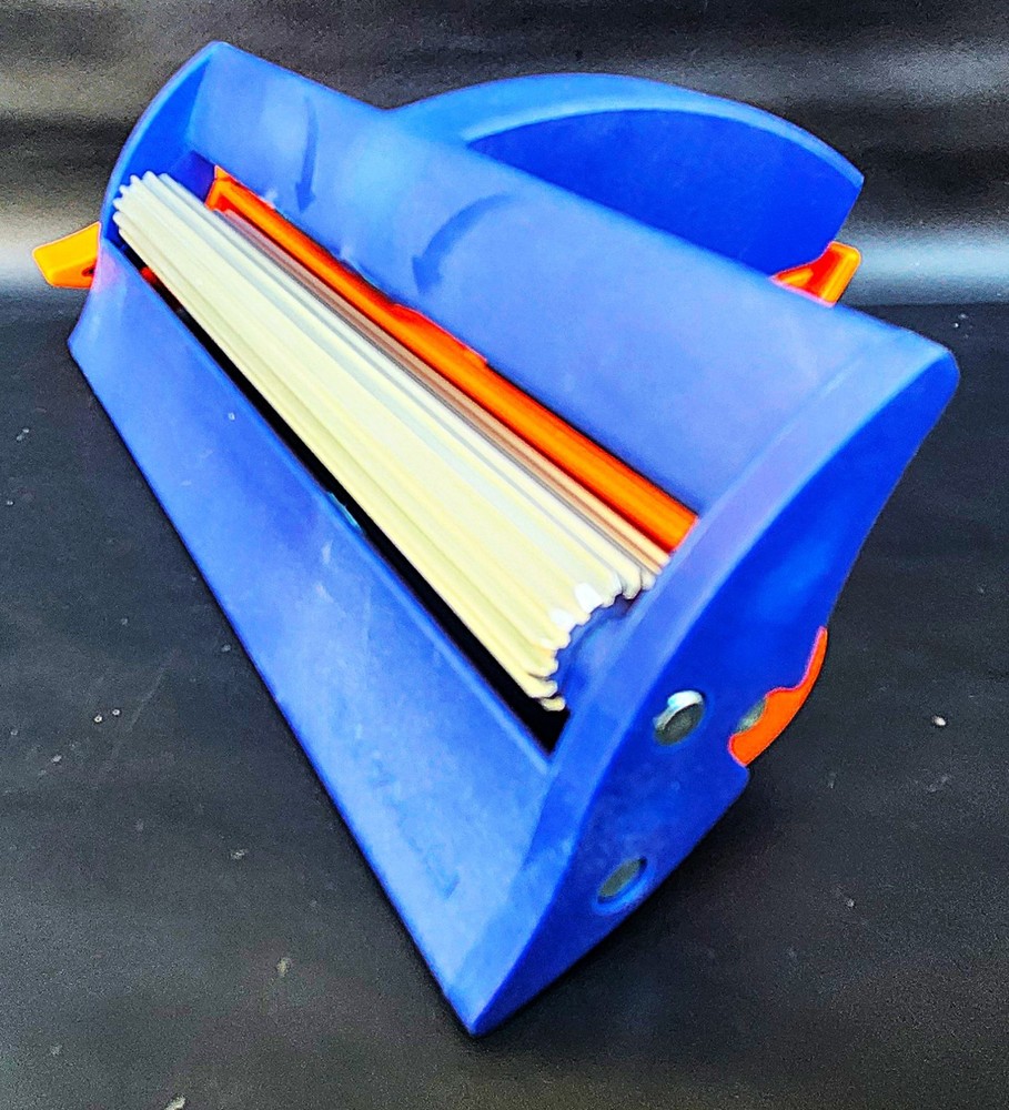 FISKARS Wavy Paper Caper Crimper Tool w/ 6.5" Texture Roller (EUC)