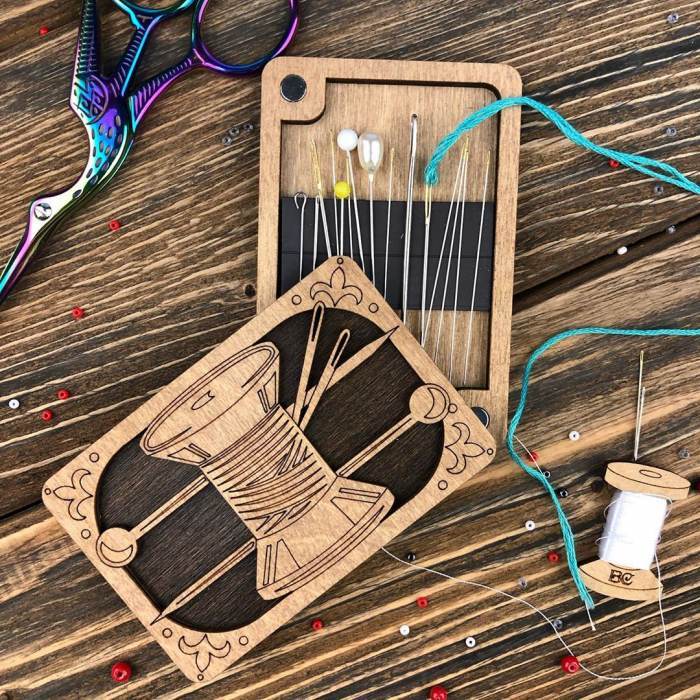 Needlework Holder "Spool of thread"