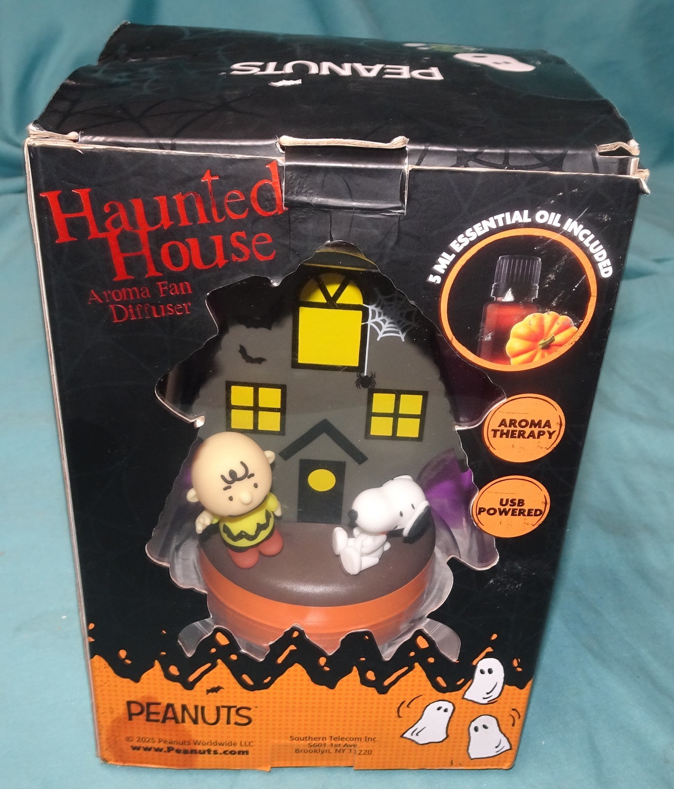 used = Peanuts Snoopy & Charlie Haunted House Diffuser Essential Oil Included