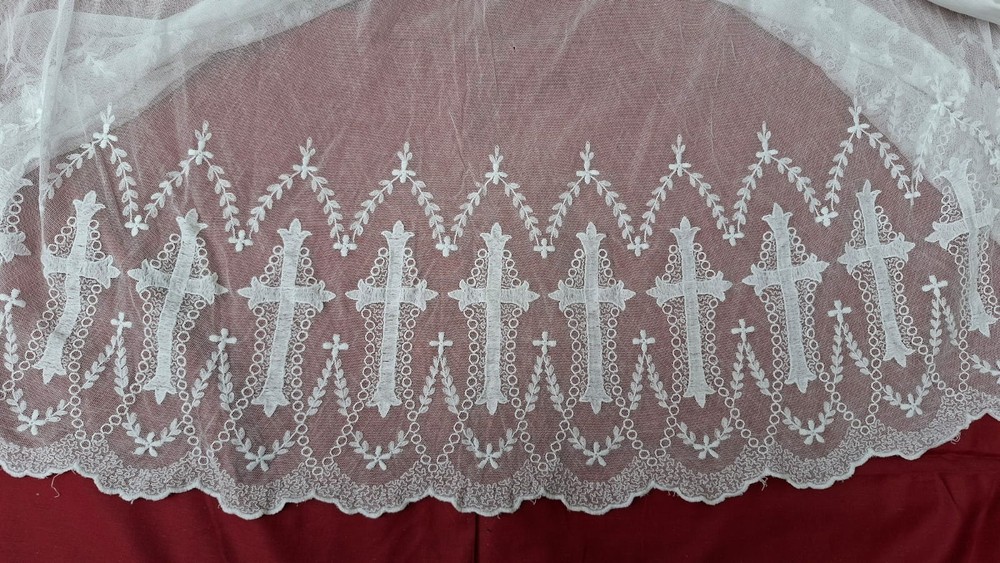 2x Beautiful surplis whit lace
