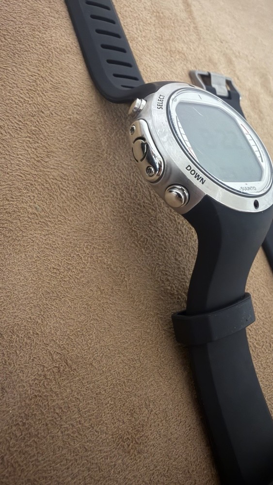 Suunto D6i Dive Computer with Transmitter Just 22Hour Scuba Dive