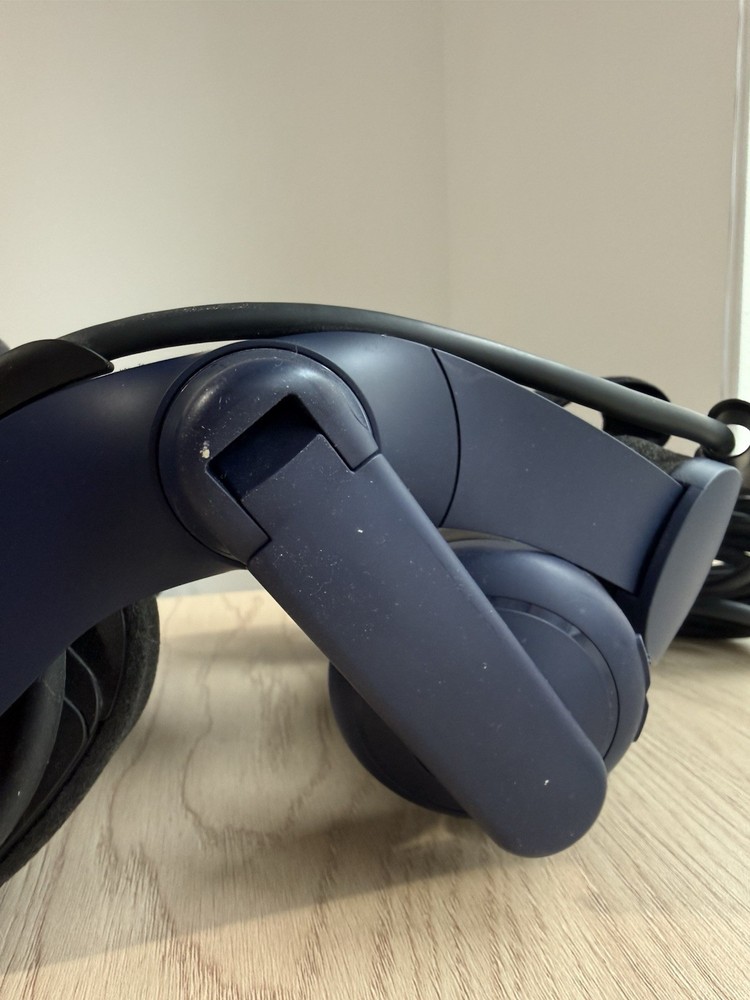 HTC VIVE Pro VR Blue Headset With Cable & Black Controllers - Read Please