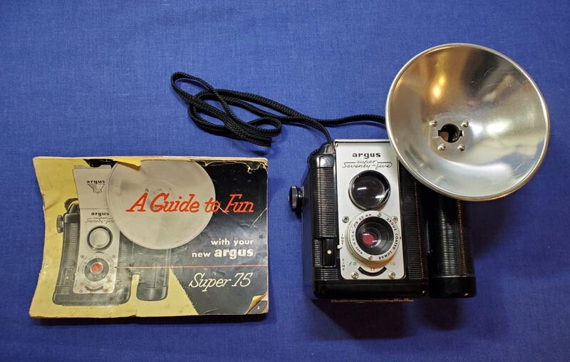 Vintage Argus Super Seventy-five 75 Box Camera With Flash & Instructions Clean