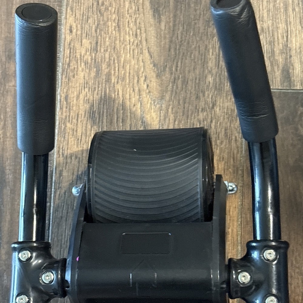 An Roller Wheel with Automatic Rebound Abdominal Wheel, Abdominal Exercise