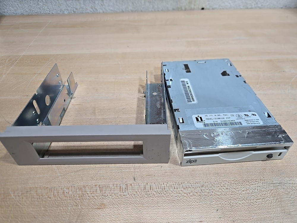 Vintage ZIP100 IOmega IDE (PATA, ATAPI) Z100IDE Floppy Disk Drive Untested AS-IS