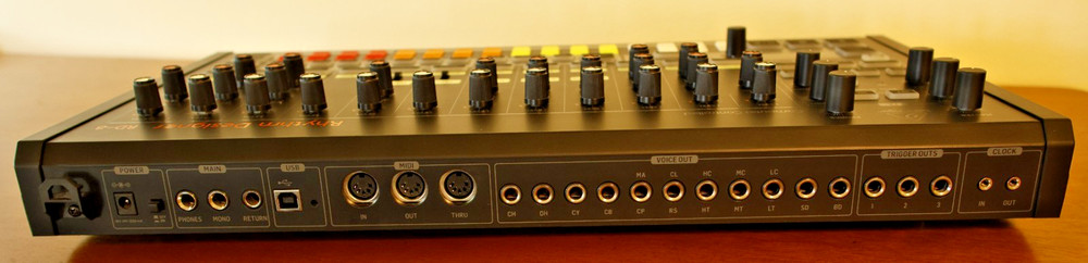 Behringer Rhythm Designer RD-8 Analog Drum Machine 808 Clone Excellent