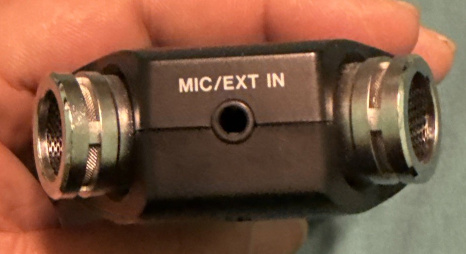 TASCAM DR-05, Linear PCM Recorder & 2GB microSD card EUC Tested & Working