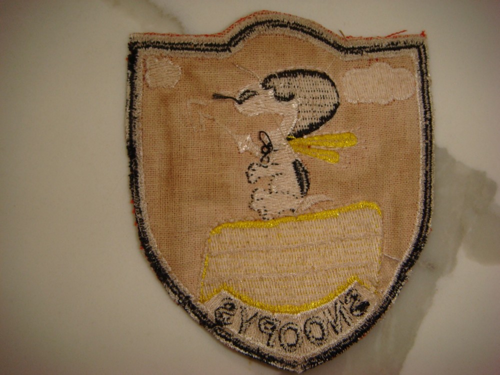 US MARINES SNOOPY DOG SINGING, VIETNAM WAR PATCH