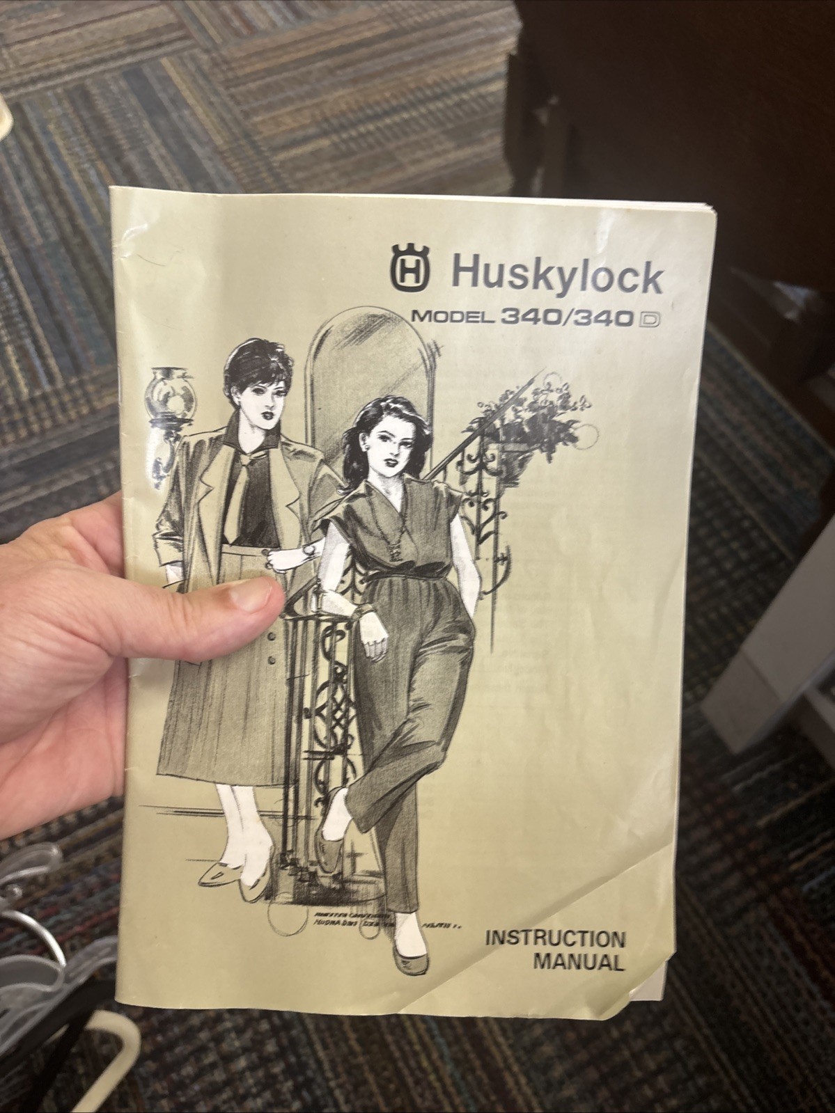 Husqvarna Huskylock 340-D Serger w/Foot Pedal & Hard Case Lock Key Sewing Instru