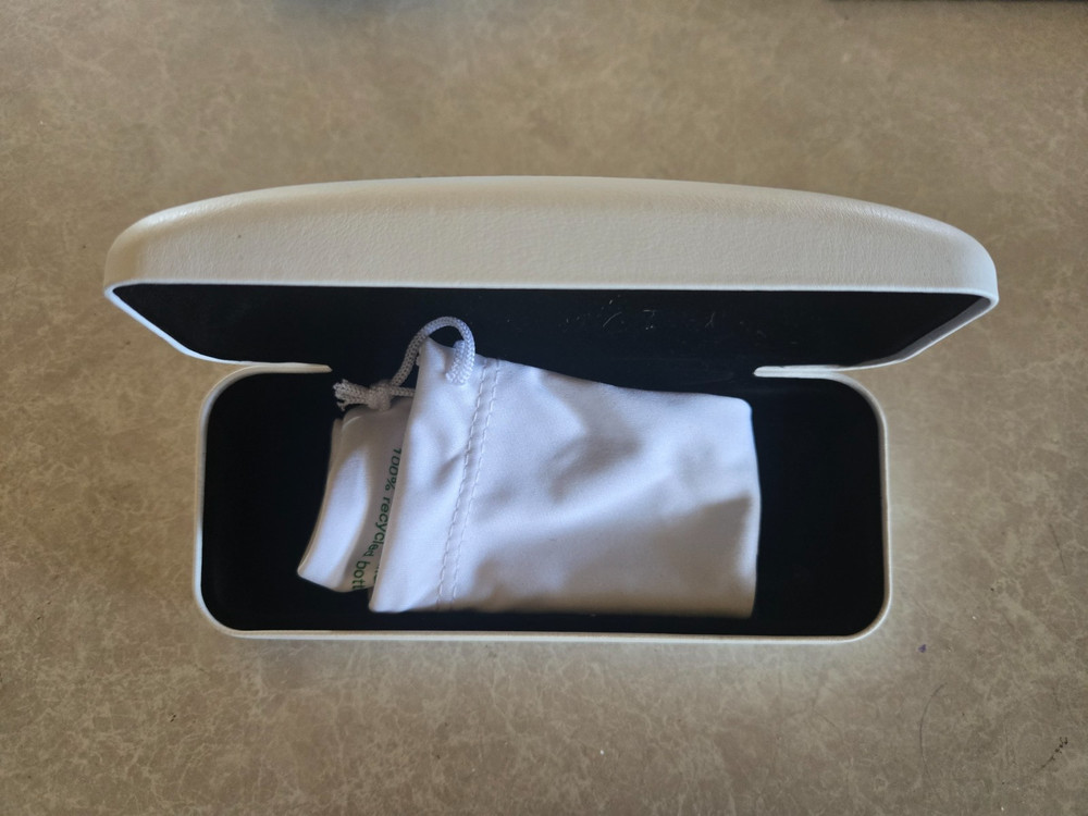 Calvin Klein Sunglasses Case, CLAMSHELL, White
