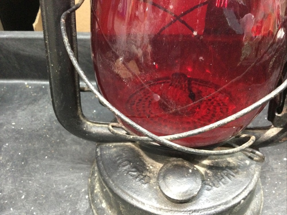 Antique/Vintage Embury 210 Supreme Lantern, Red Globe