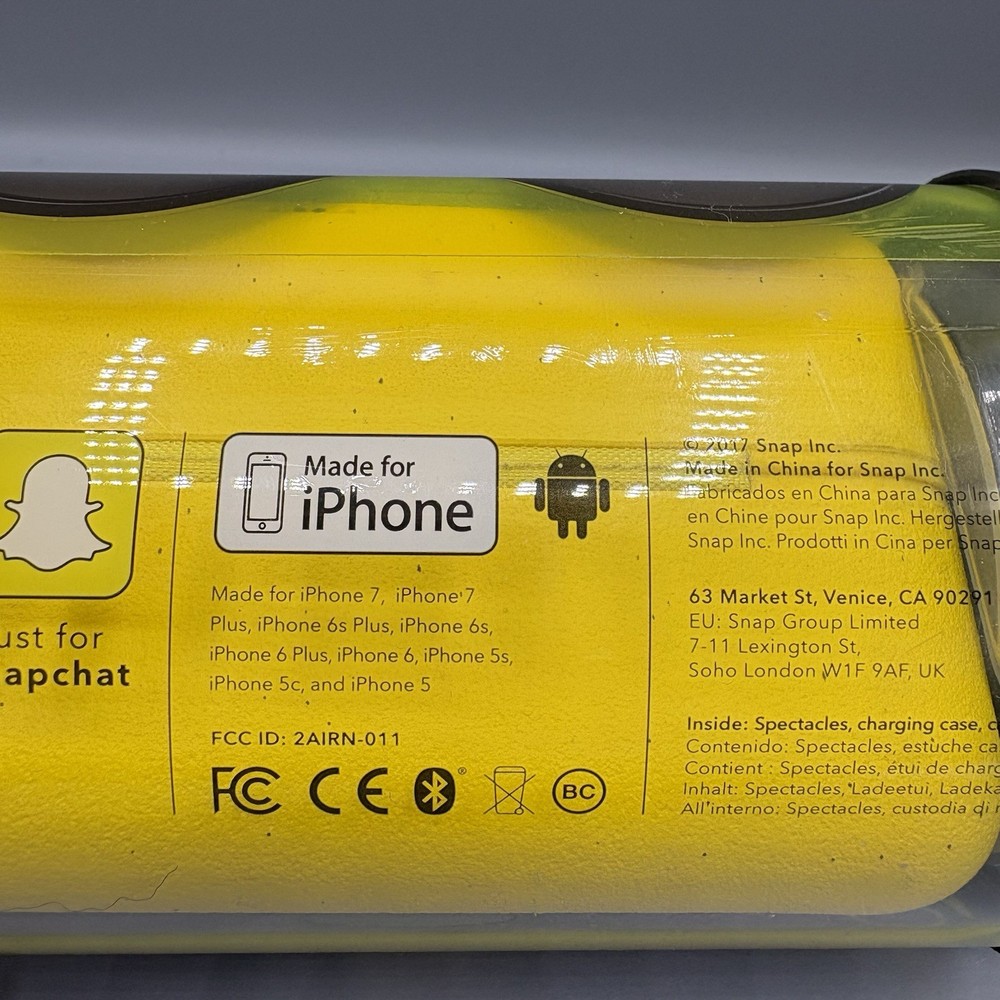Spectacles - Sunglasses for Snapchat Black & Yellow with Charging Case & Cable