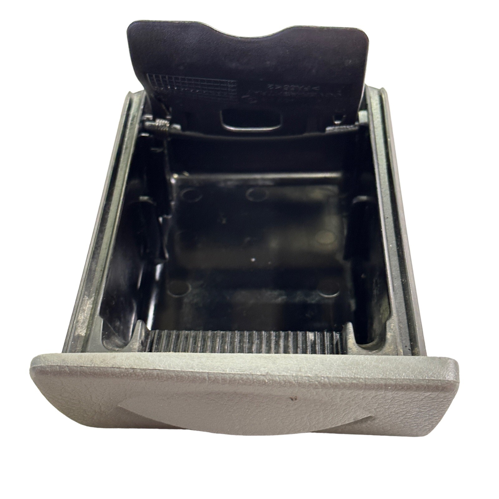 2004 Chevrolet Aveo OEM Center Dash Ash Tray Ashtray Gray 04 05