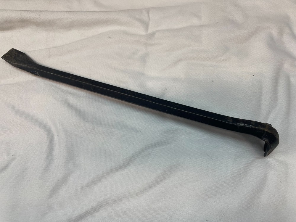 STANLEY PRY BAR W/ Chisel, 14 3/4", MADE IN USA