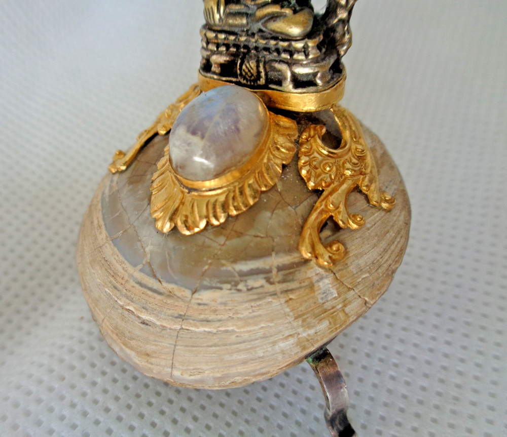 EASTERN SOLID SILVER MOUNTED MOONSTONE & BUDDHIST DEITY ON FOSSIL SHELL ALTAR