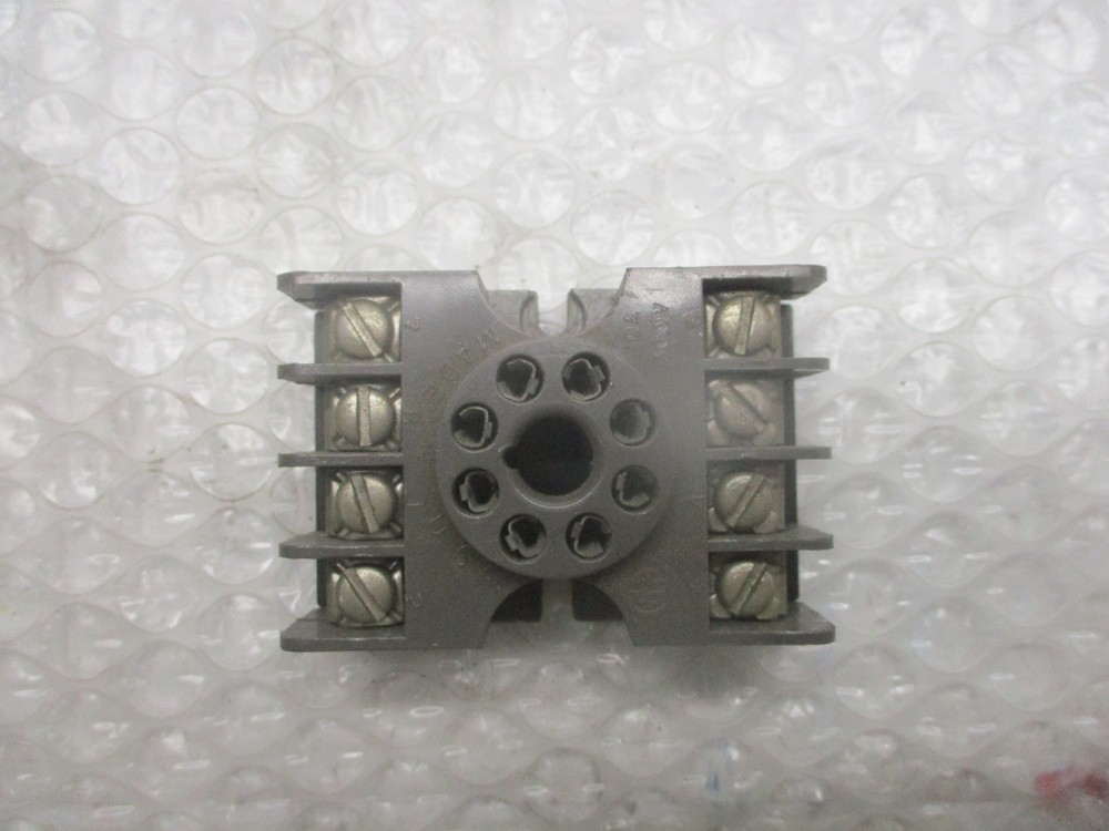 IDEC SL-608 RELAY BASE UNMP