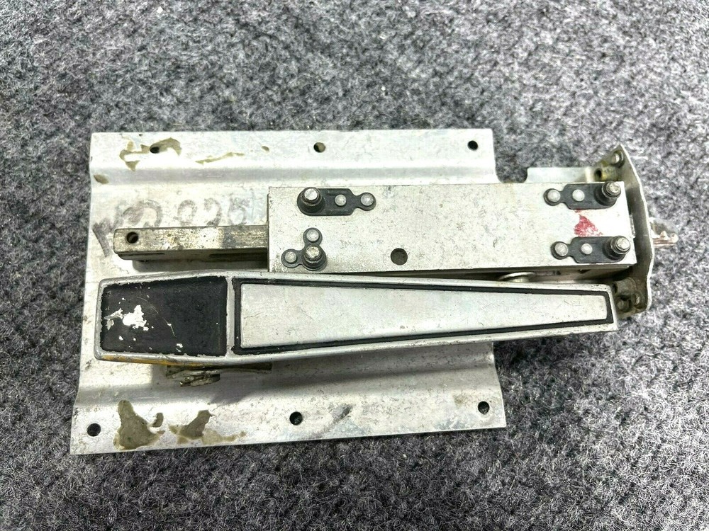 Cessna Cardinal Door Handle