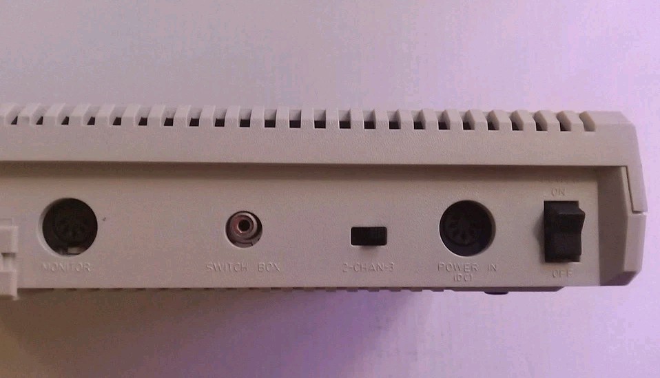 Atari 800 XL Computer Tested & Working w/ Power + Manuel US version