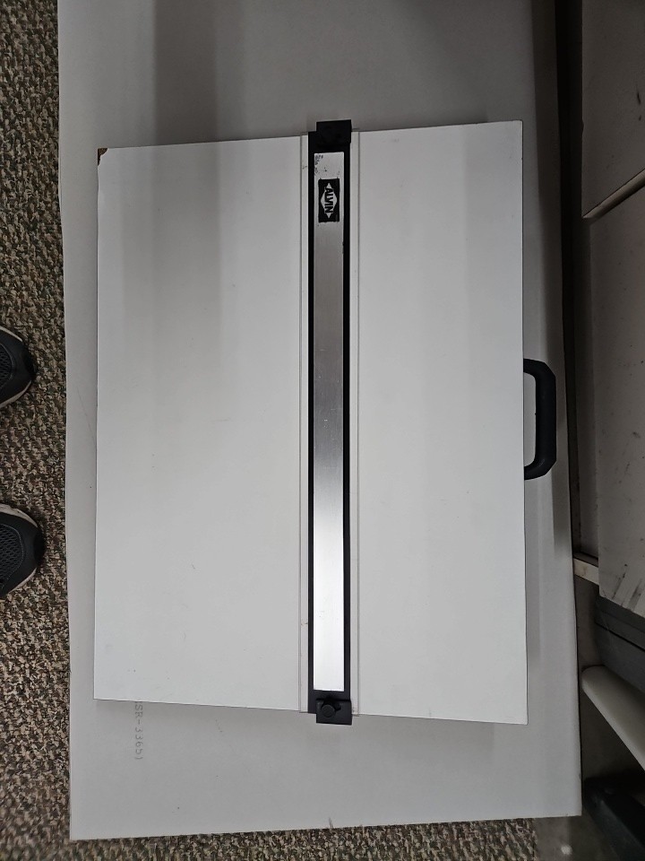 ALVIN Portable Drawing / Drafting Board 24x 18. Chip In Bottom Corner