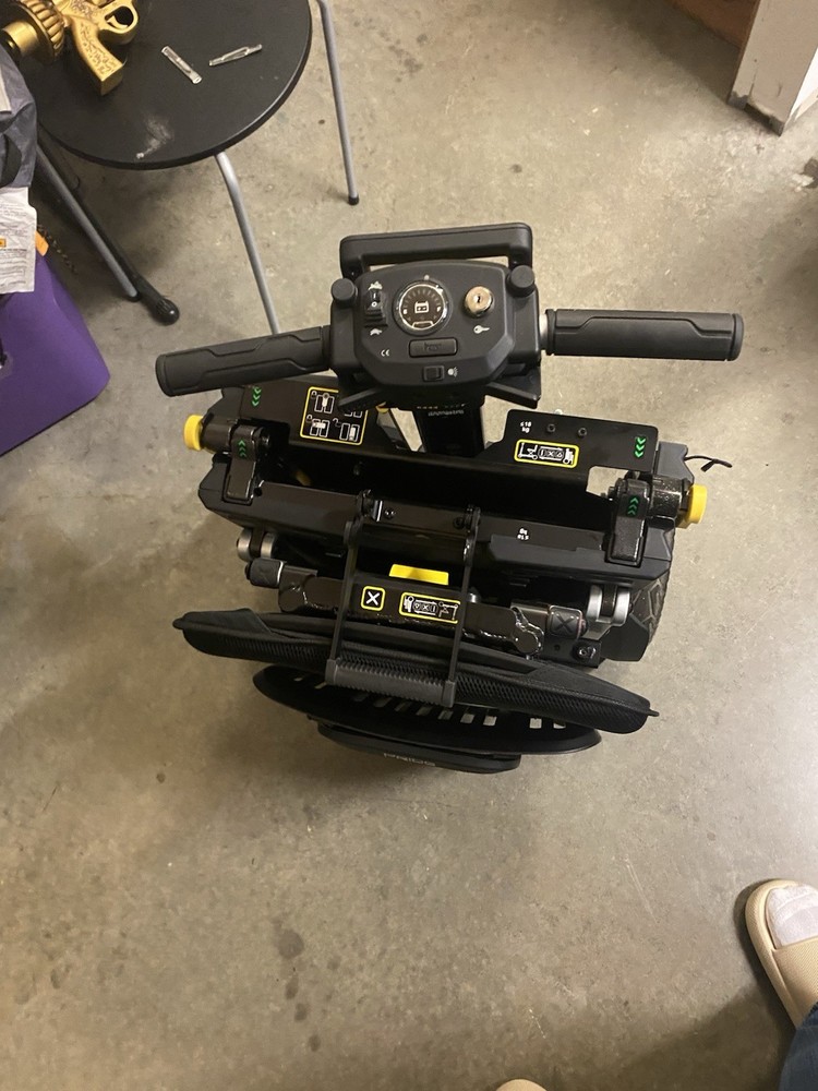 Pride Mobility iGo Folding Travel Mobility Scooter - S20 - OPEN BOX